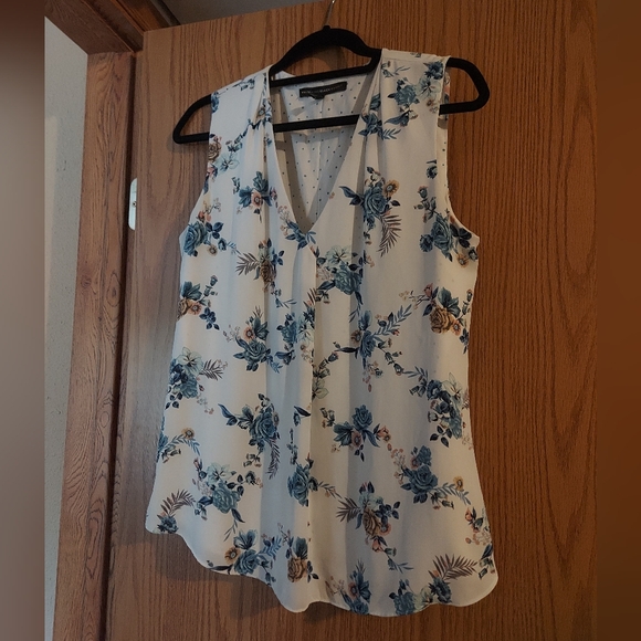 WHITE & BLUE FLOWERED BLOUSE. NWOT - Picture 1 of 4